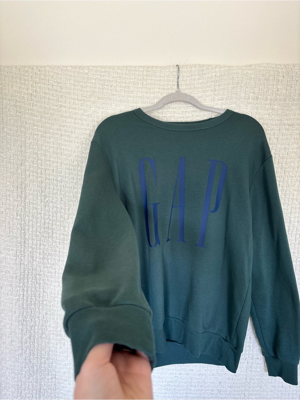 GAP Sweatshirt ✨ - Picture 4 of 6